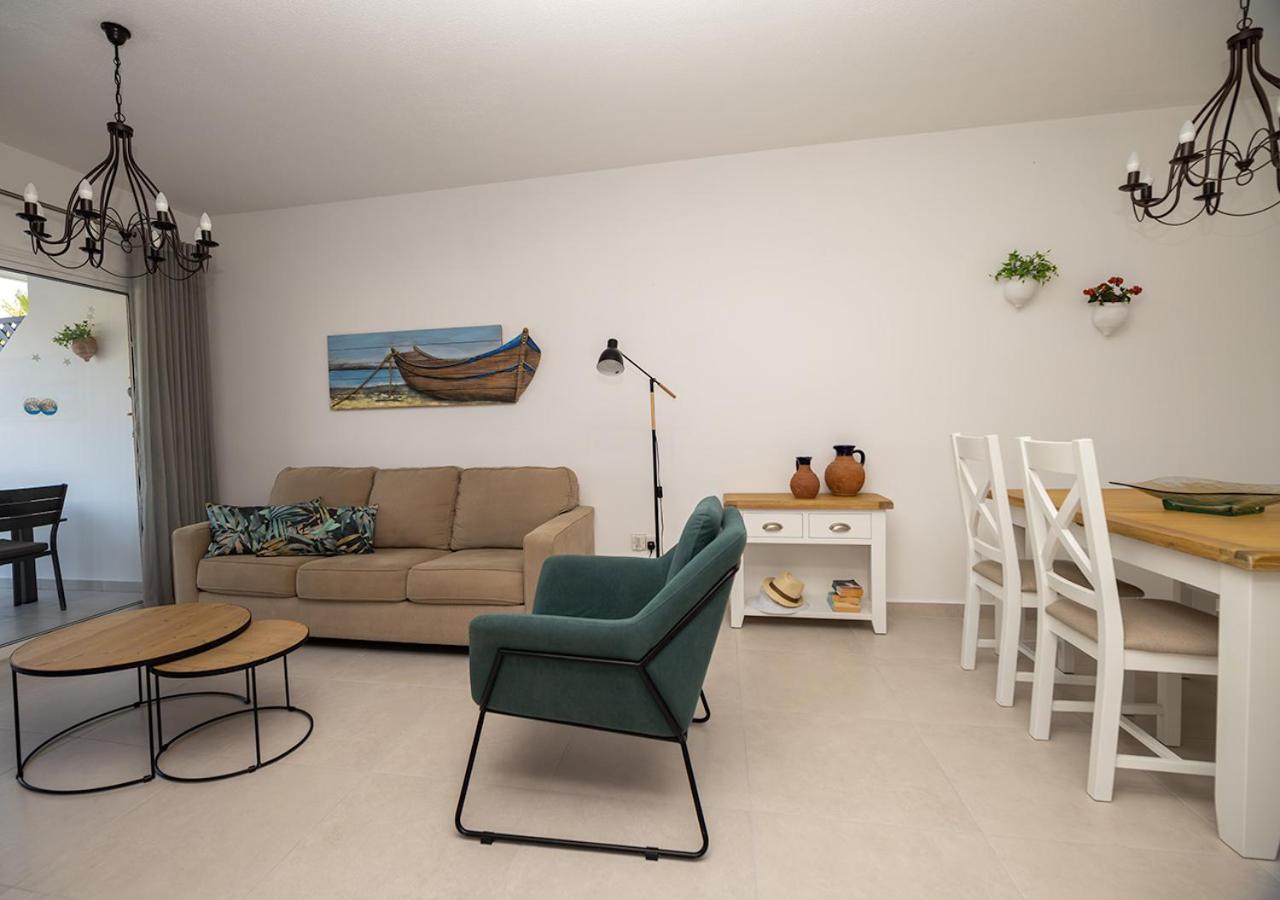 105 Kings Palace - Fabulous 2 Bed, 2 Bath, Large Patio With Garden - Sea Views Paphos Exterior foto