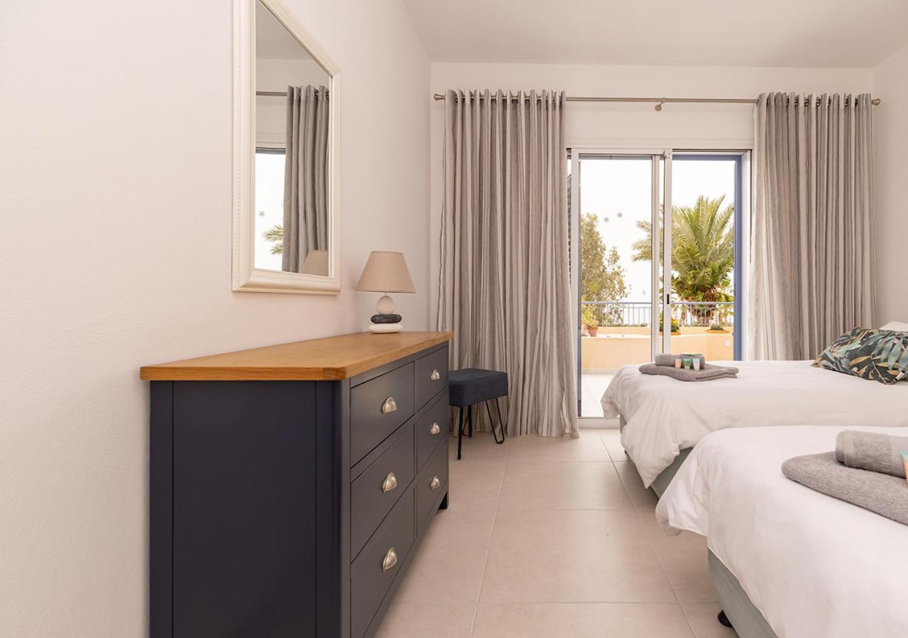 105 Kings Palace - Fabulous 2 Bed, 2 Bath, Large Patio With Garden - Sea Views Paphos Exterior foto