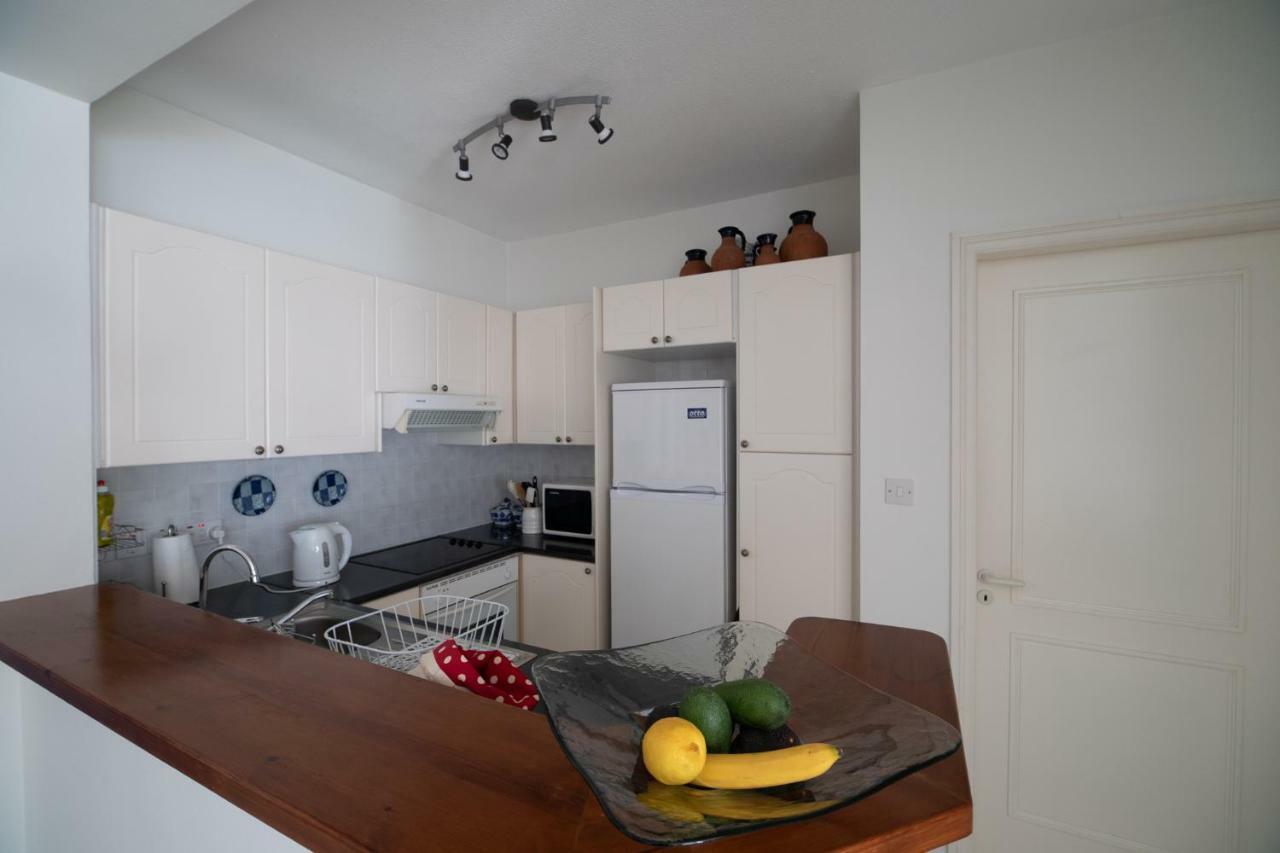 105 Kings Palace - Fabulous 2 Bed, 2 Bath, Large Patio With Garden - Sea Views Paphos Exterior foto